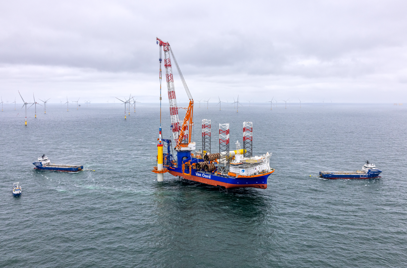 First Monopile Stands at 660 MW Nordseecluster A Offshore Wind