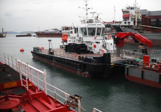 Germany: Sanmar Delivers The Navtug Flattop 'TORSTEN' to Schramm Group