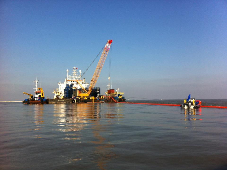 UK HSSE Completes London Array Export Cable Shore Landing
