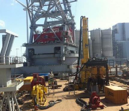 SHL Awards CAPE Holland with Contract for APE Model 600 Tandem Vibratory Hammer Set