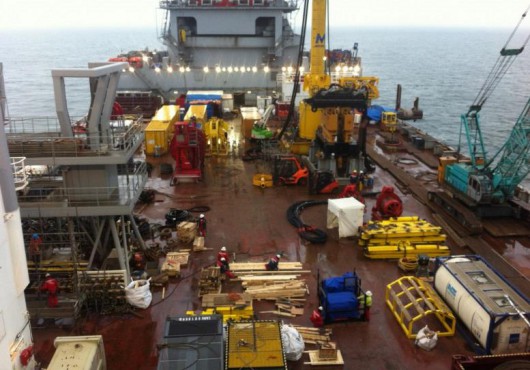 SHL Awards CAPE Holland with Contract for APE Model 600 Tandem Vibratory Hammer Set