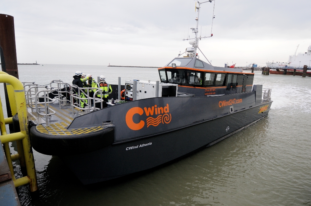 CWind Successfully Completes Generator Management at World's Largest OWF (UK)