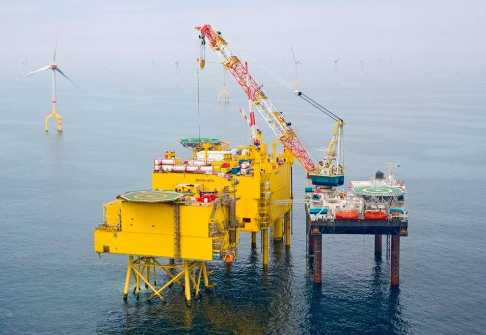 Photo of the Day: Jack-Up Barge's JB117 Works on BorWin Beta