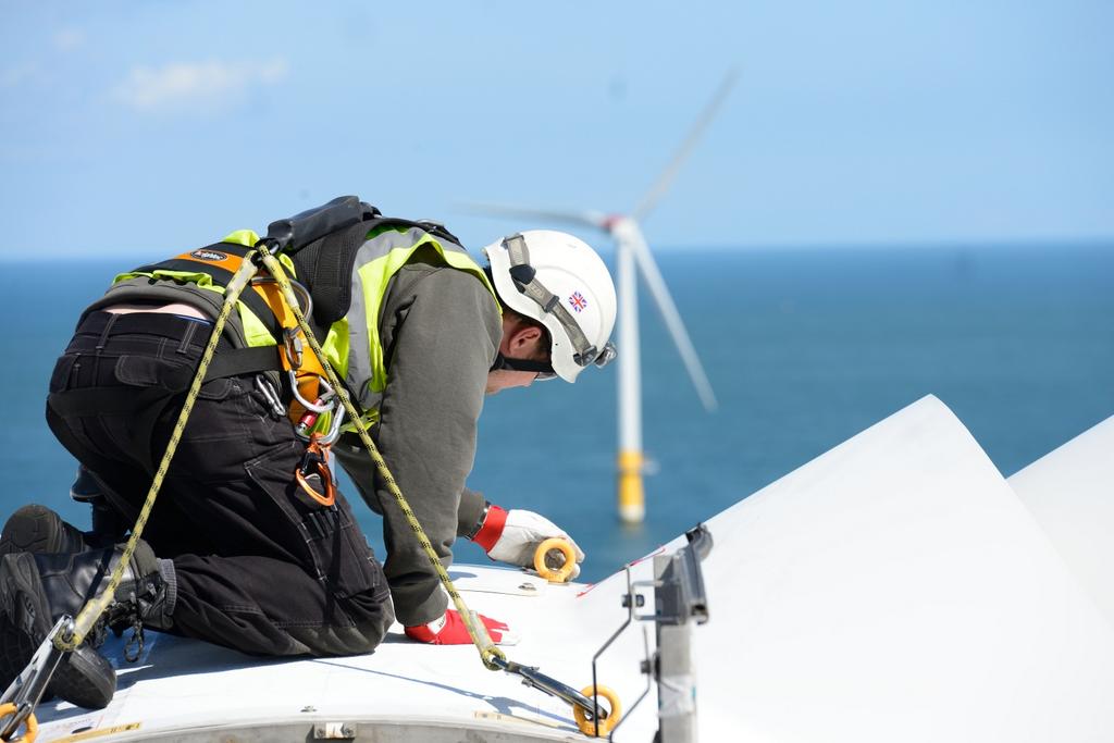 Photo of the Day: 3sun's Technician at Work