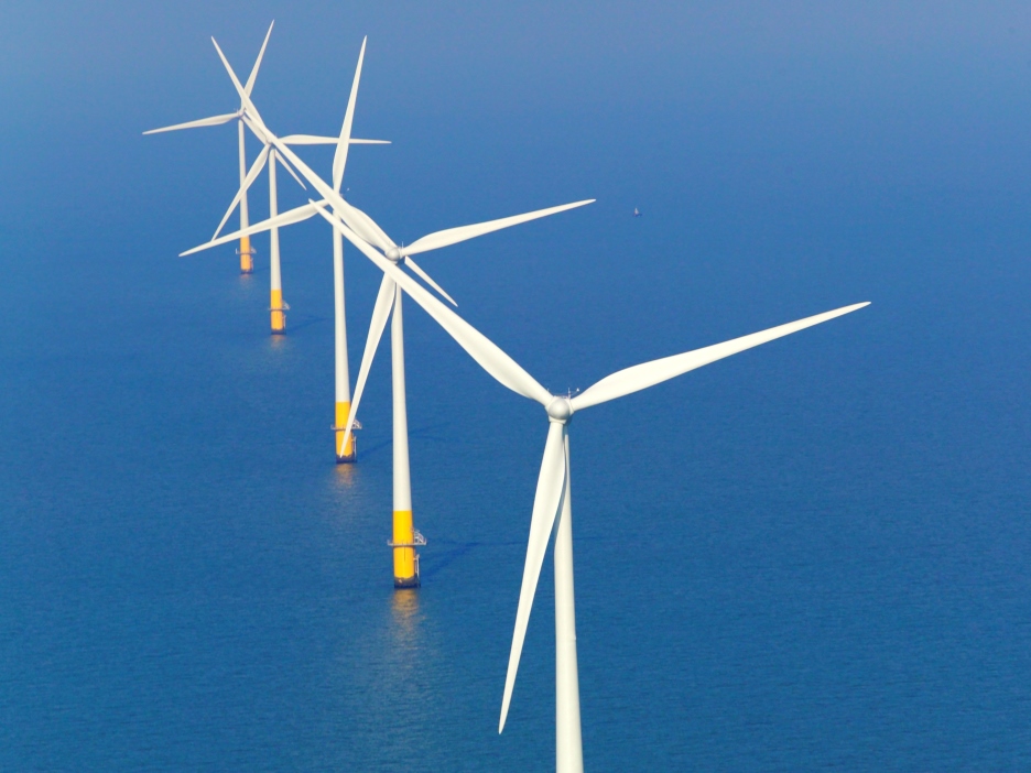 The 4,400-ton platform had already been transported from the port of Kiel in early September to the construction site, to be installed there. Because of weather change the work for safety reasons, however, had canceled and colossus will be brought in the safe harbor of Sassnitz.