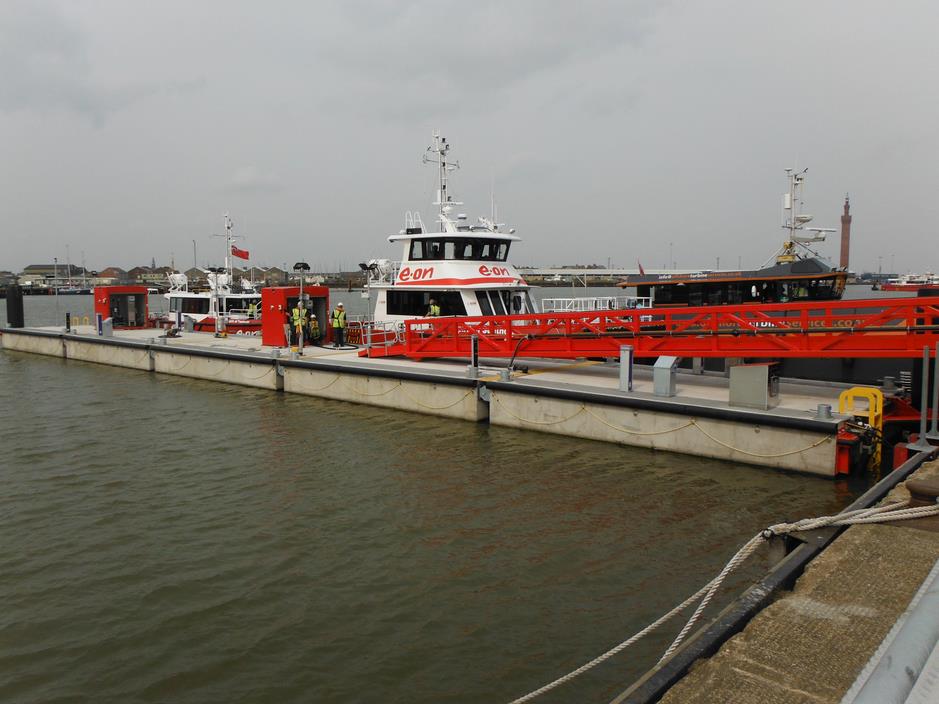 Marine Designs Sets Up Pontoons for Humber Gateway