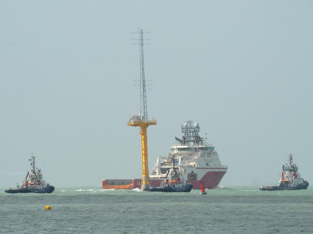 Boa Bison OSV Operates on Fecamp Site