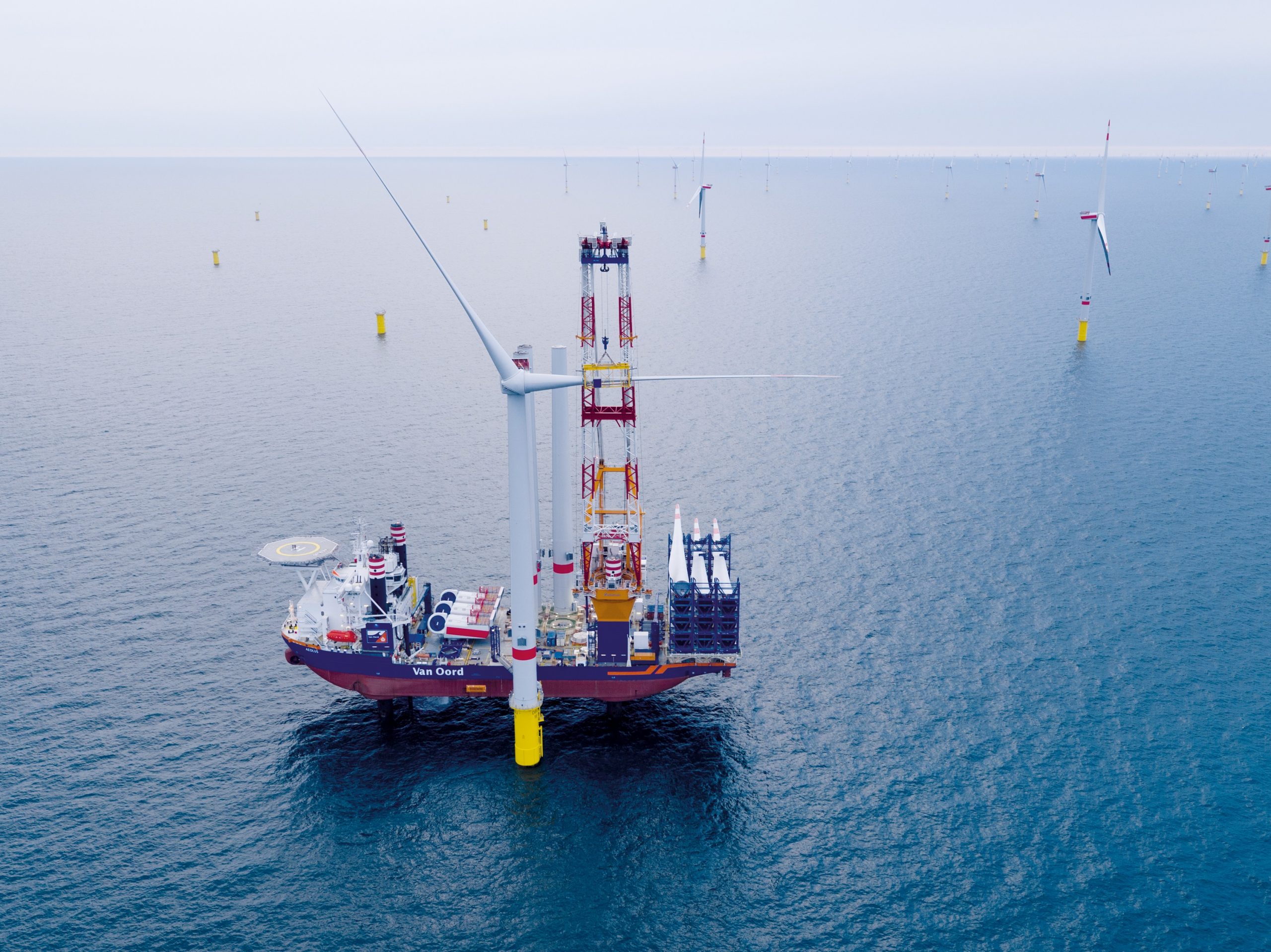 Van Oord Reports Drop in Numbers, Believes in Offshore Wind