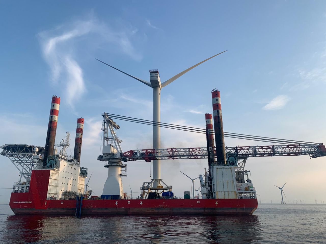 ZITON vessel working at a Ormonde wind farm's turbine