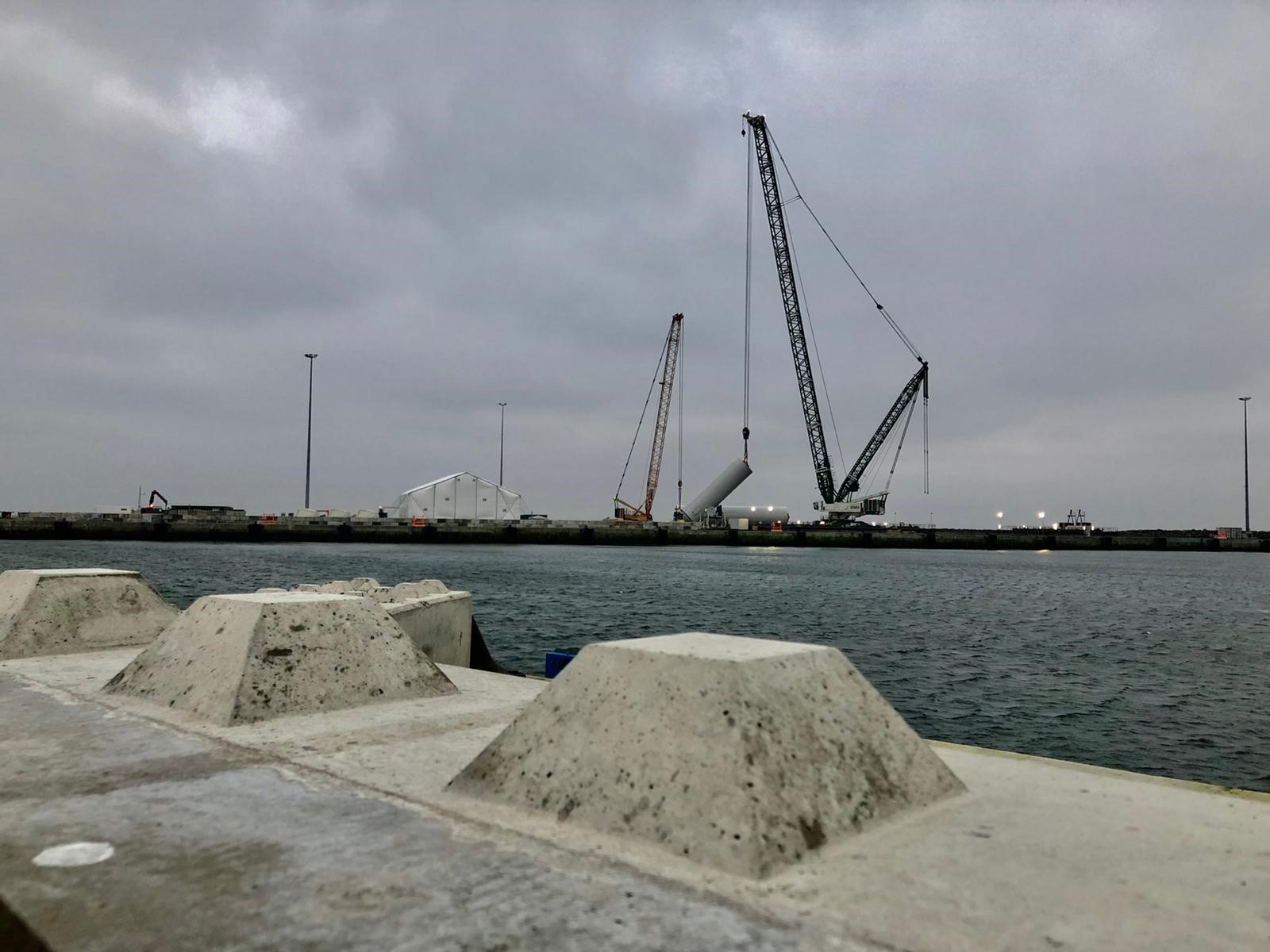 Port lifting operation with wind turbine components