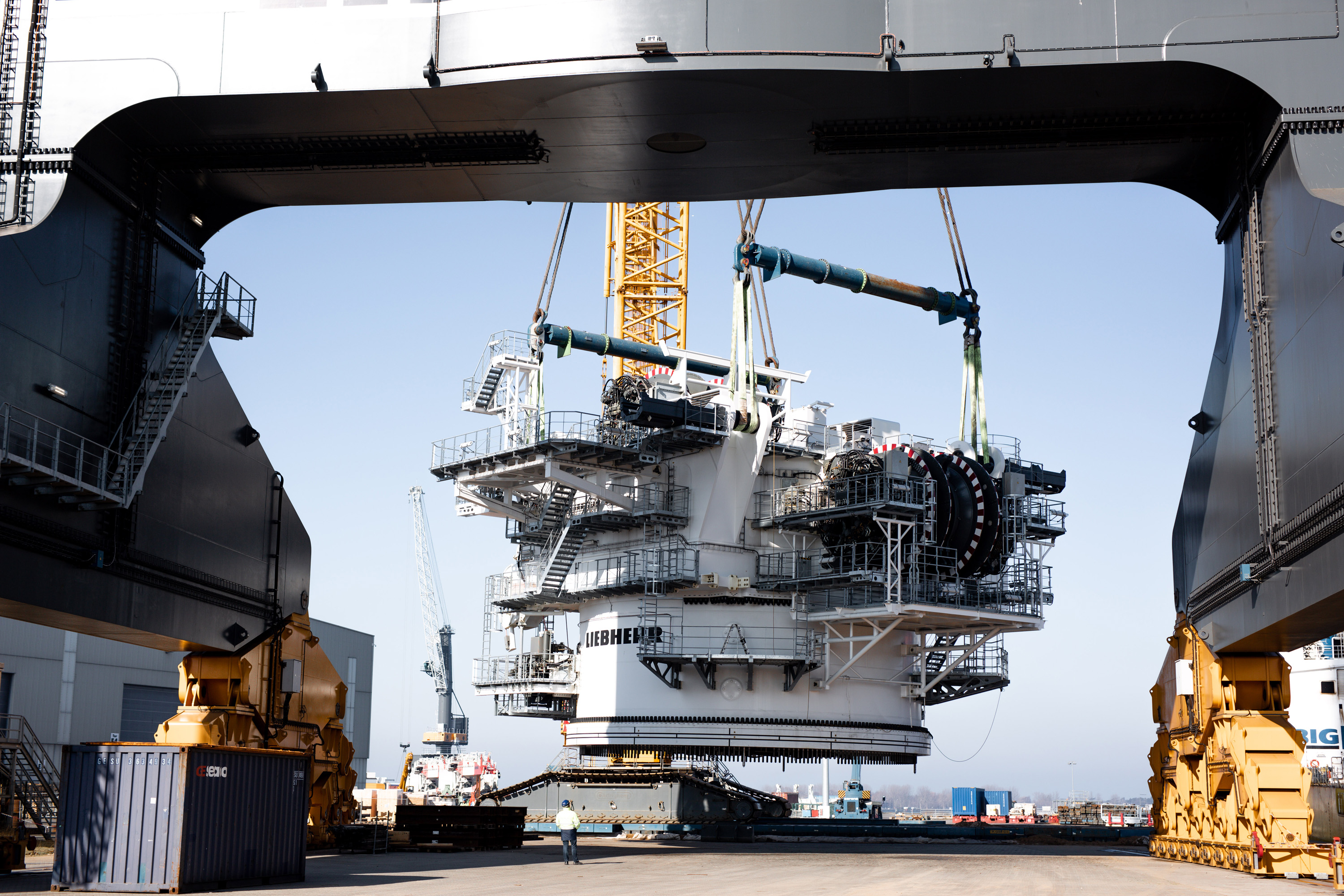 Liebherr Sends Off First Crane Components for OHT Alfa Lift