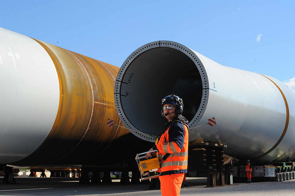 A photo of monopiles at EEW SPC site