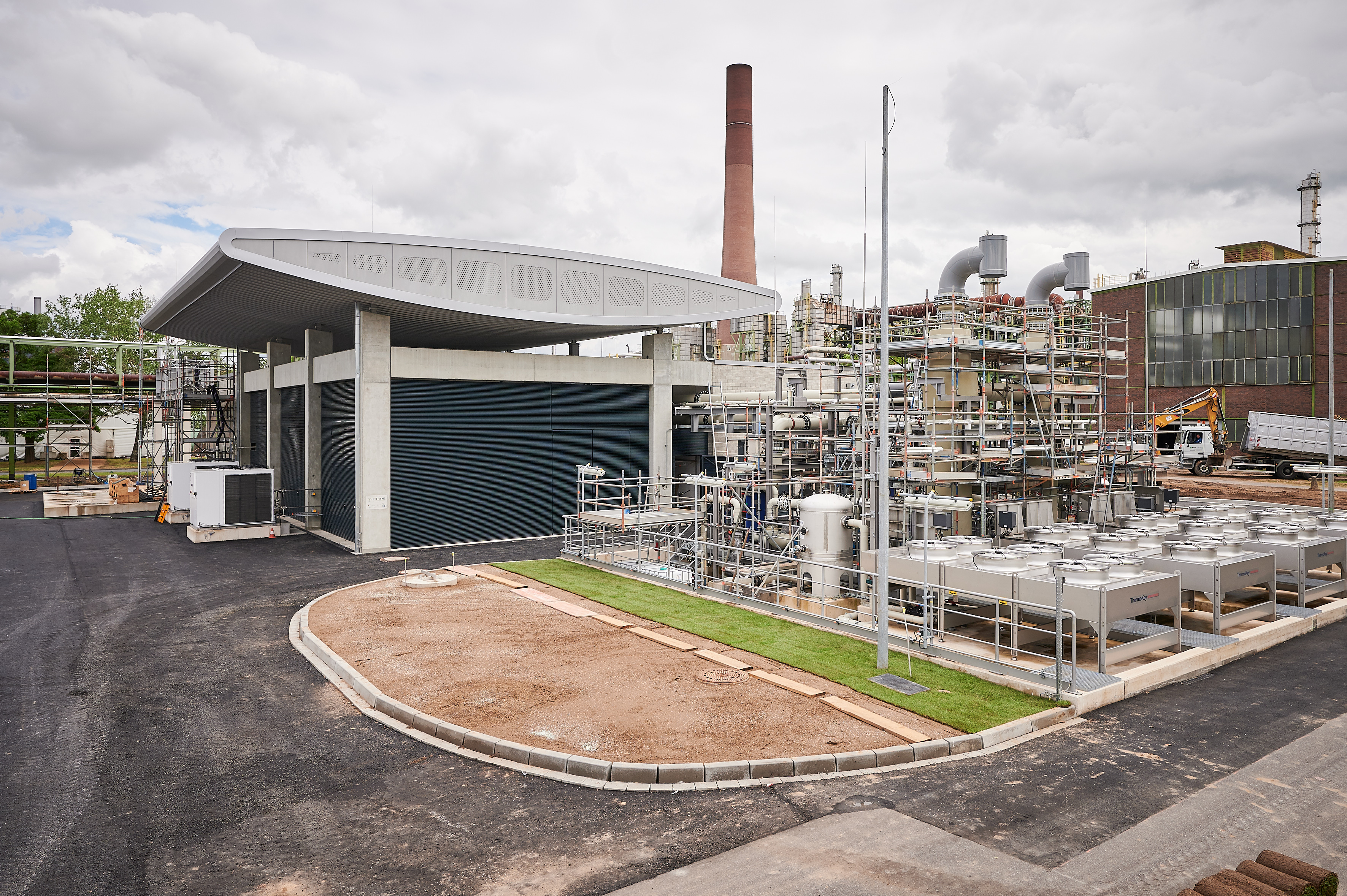 REFHYNE PEM Electolyzer at Shell Energy and Chemicals Park Rheinland