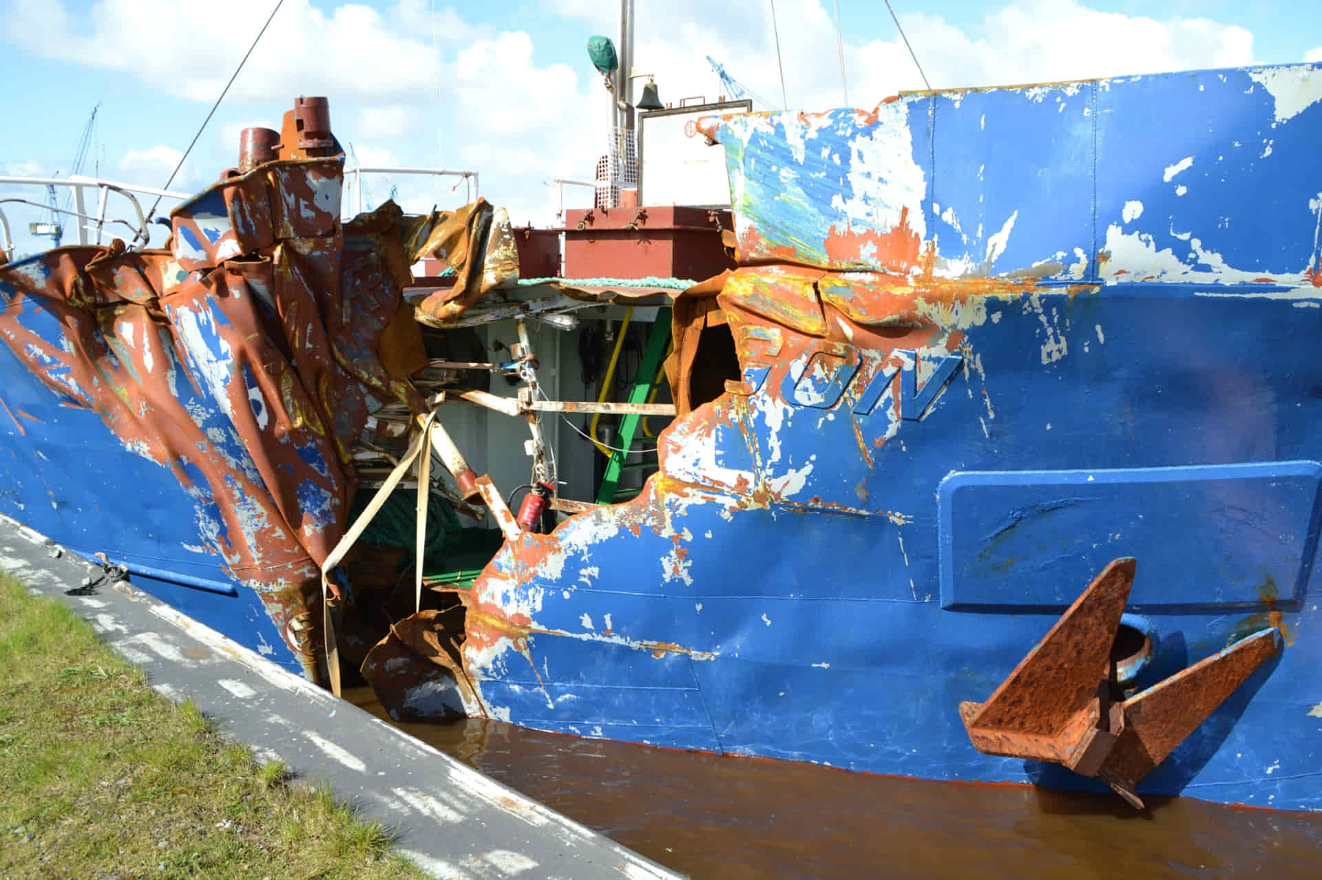 Petra L. cargo ship damage after Gode Wind 1 turbine collision