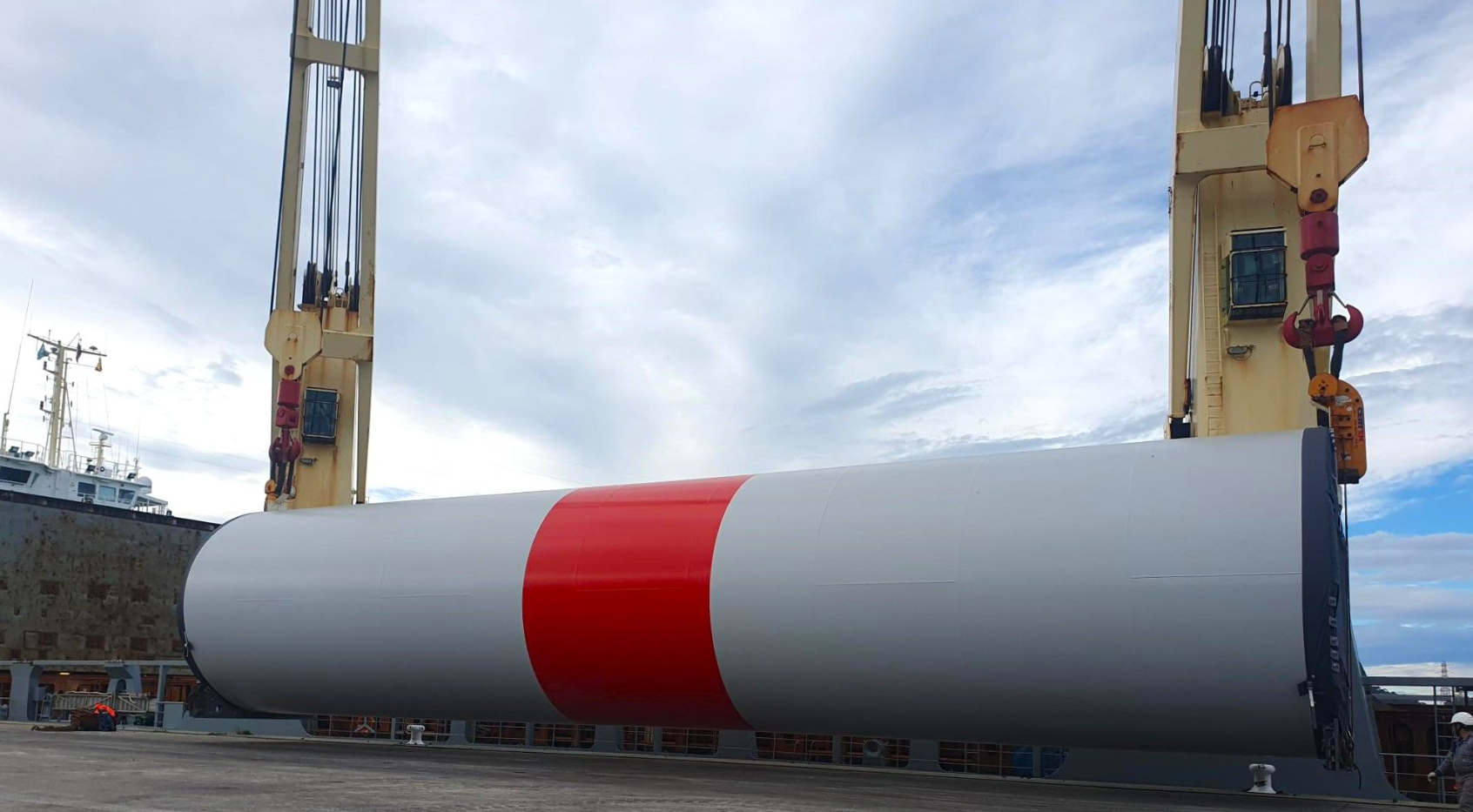 Windar-Renovables-Fecamp-towers