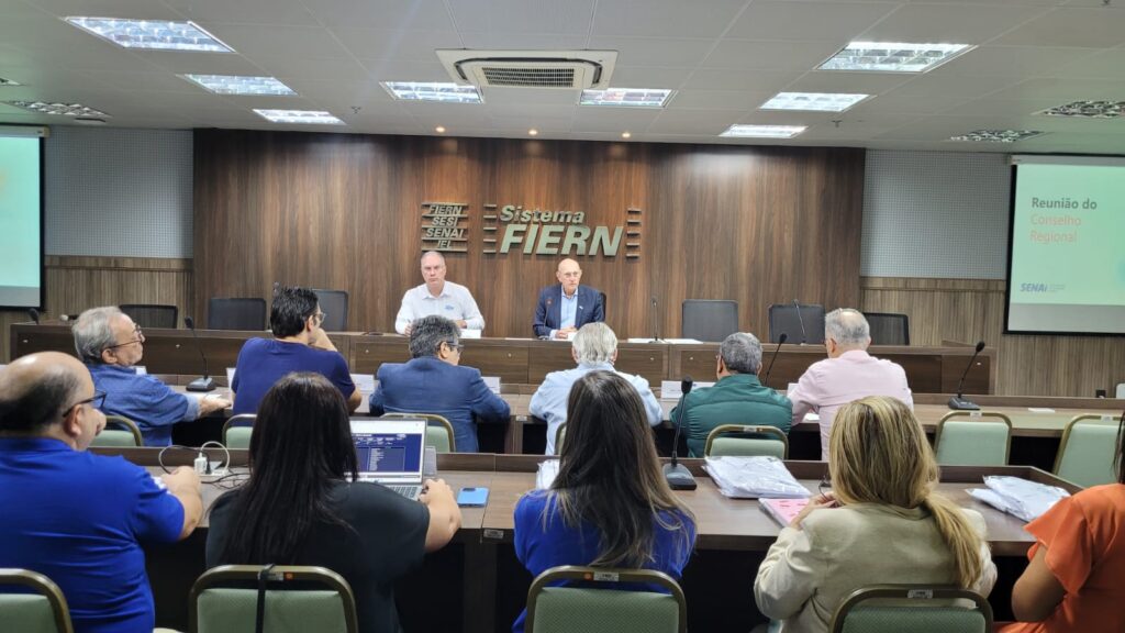 Rodrigo Mello and Roberto Serquiz at the award of preliminary licence for Brazil's pilot offshore wind project