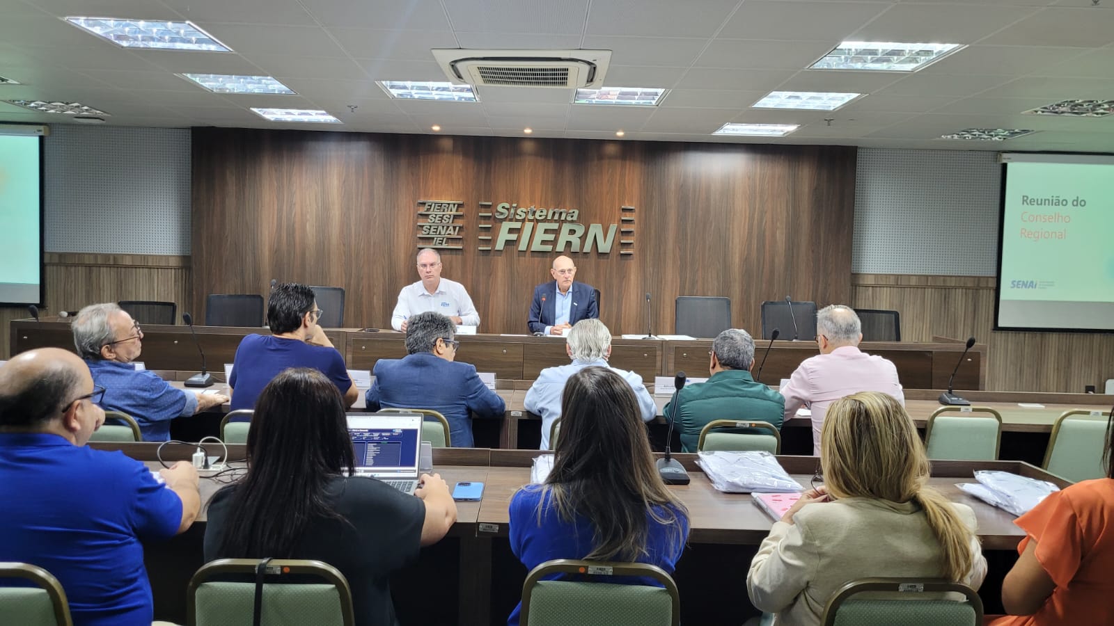 Rodrigo Mello and Roberto Serquiz at the award of preliminary licence for Brazil's pilot offshore wind project