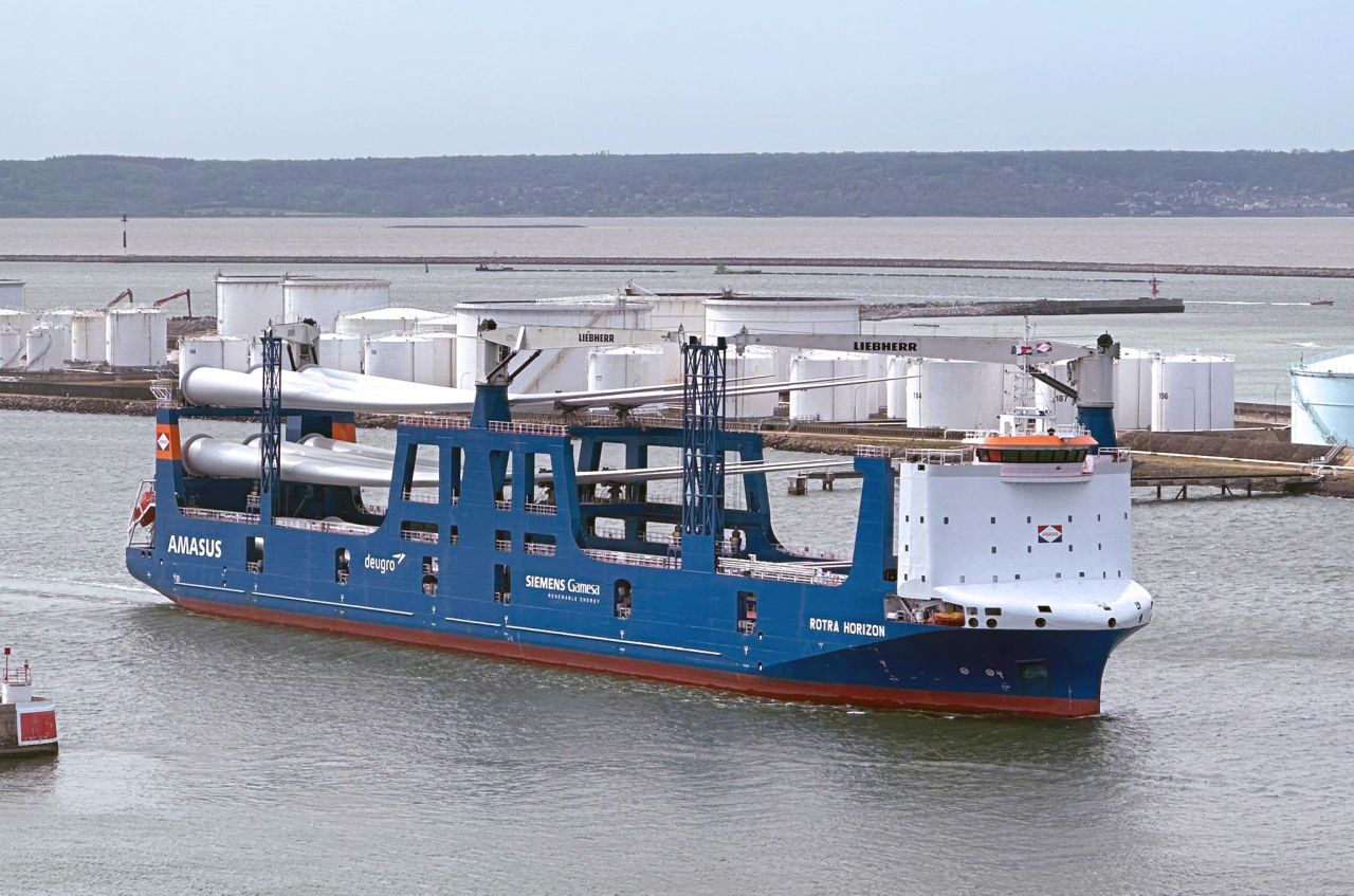 Siemens Gamesa Ships First 115-Metre Blades Produced in Le Havre