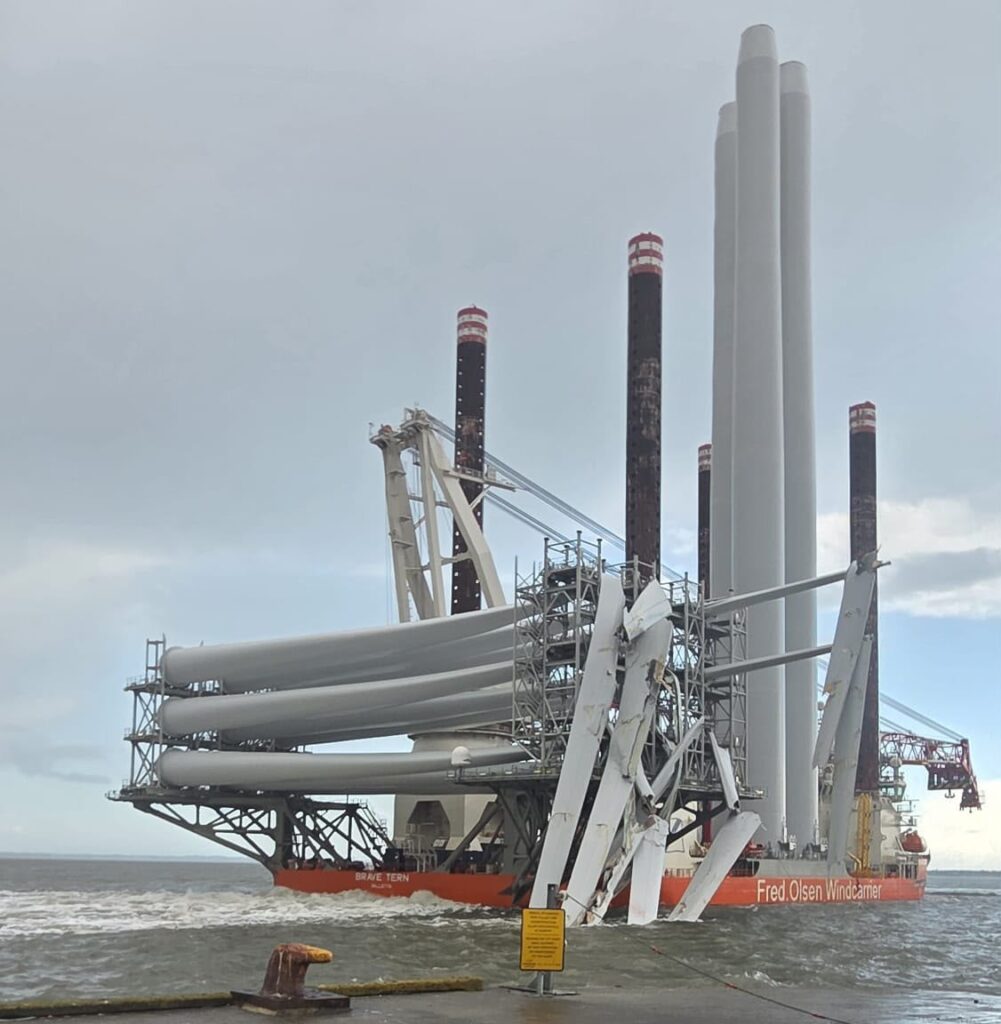 Brave Tern Detained After Collision with Another WTIV in Port